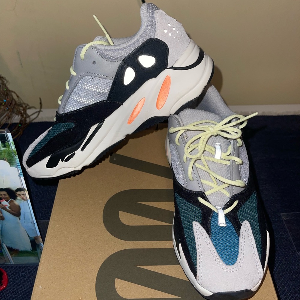 Yeezy 700 sneakers